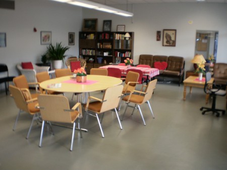 Meillä on mukavat ja siistit oleskelu tilat! Tulethan käymään! 