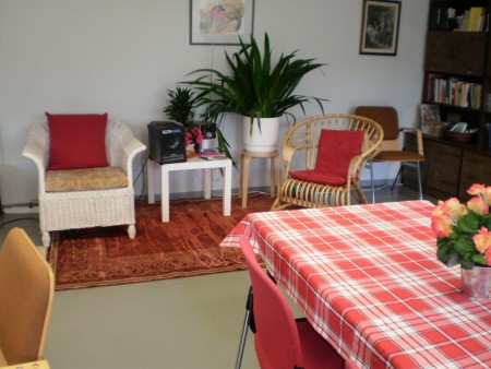 Meillä on mukavat ja siistit oleskelu tilat! Tulethan käymään!